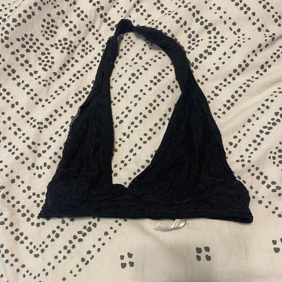 🎱 UO - Out From Under - Black Lace Halter Bralette - Picture 3 of 4